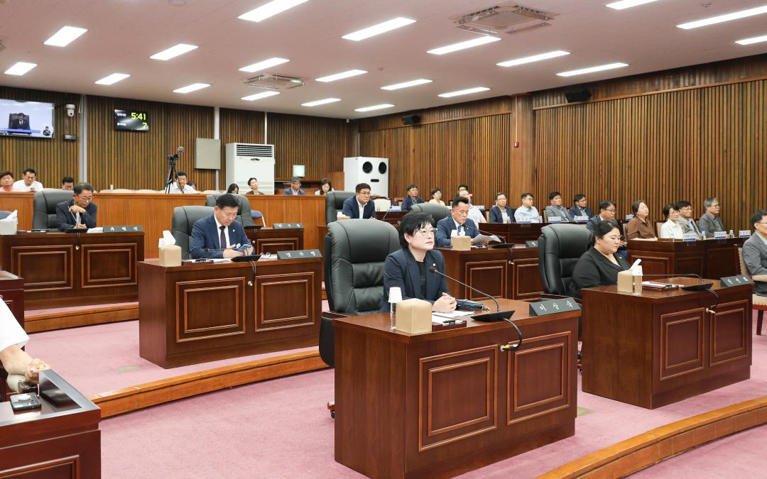 '제76회 임시회 폐회' 게시글의 사진(7) 'IMG_2448.jpg'