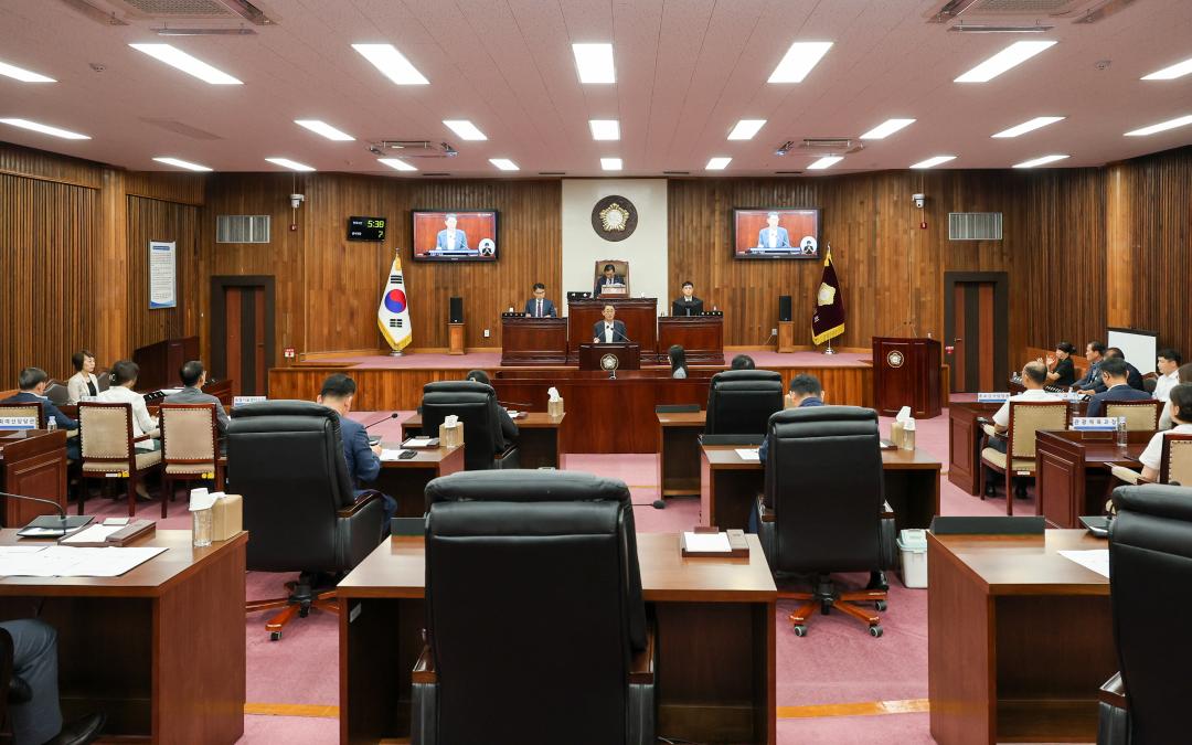 '제76회 임시회 폐회' 게시글의 사진(3) 'IMG_2427.jpg'