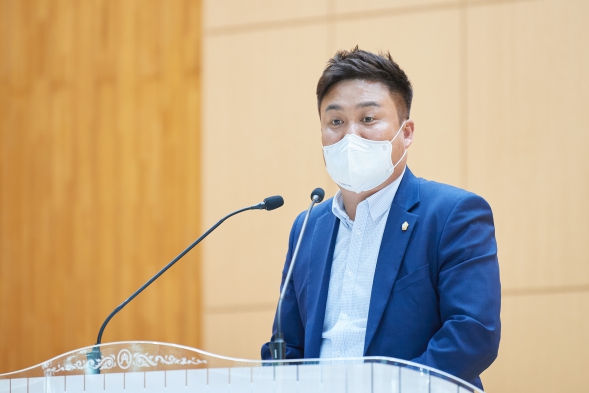 대신고, 경기관광고 통학버스 기증식