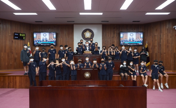 여강중학교 의회 견학