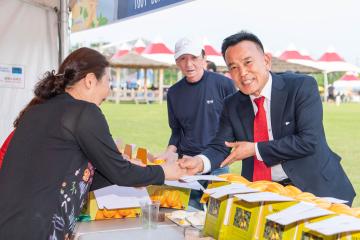 참외시식 - 금사참외축제
